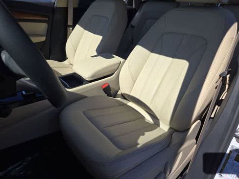 Used 2022 Audi Q5 2.0T Premium w/ Convenience Package AWD/4WD image 18