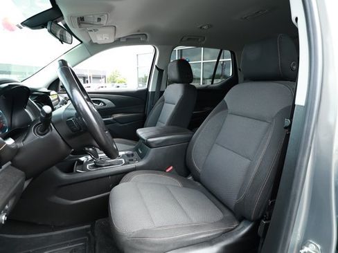Used 2018 Chevrolet Traverse LT FWD image 23