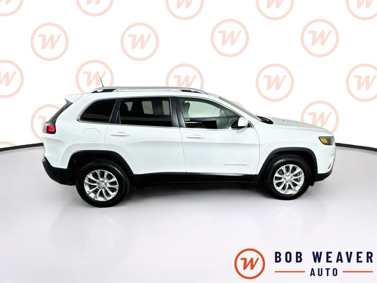 Used 2019 Jeep Cherokee Latitude w/ Cold Weather Group AWD/4WD image 9