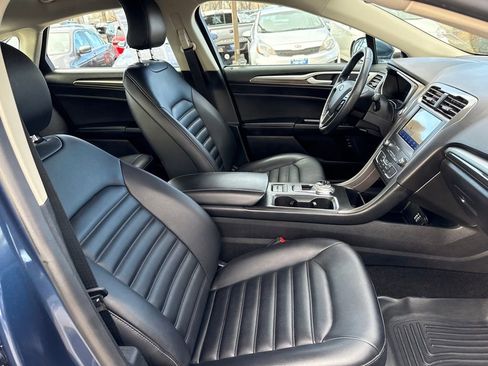 Used 2019 Ford Fusion SEL image 17