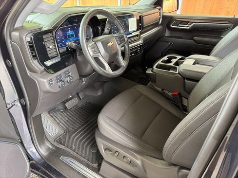 Used 2024 Chevrolet Silverado 1500 LT AWD/4WD image 2