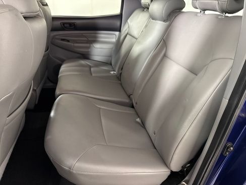 Used 2015 Toyota Tacoma 4x4 Double Cab w/ Limited Package image 13