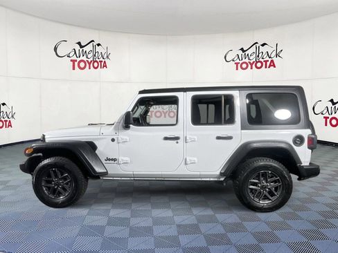 Used 2025 Jeep Wrangler Unlimited Sport AWD/4WD image 4