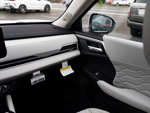 New 2026 Mitsubishi Outlander SEL image 10