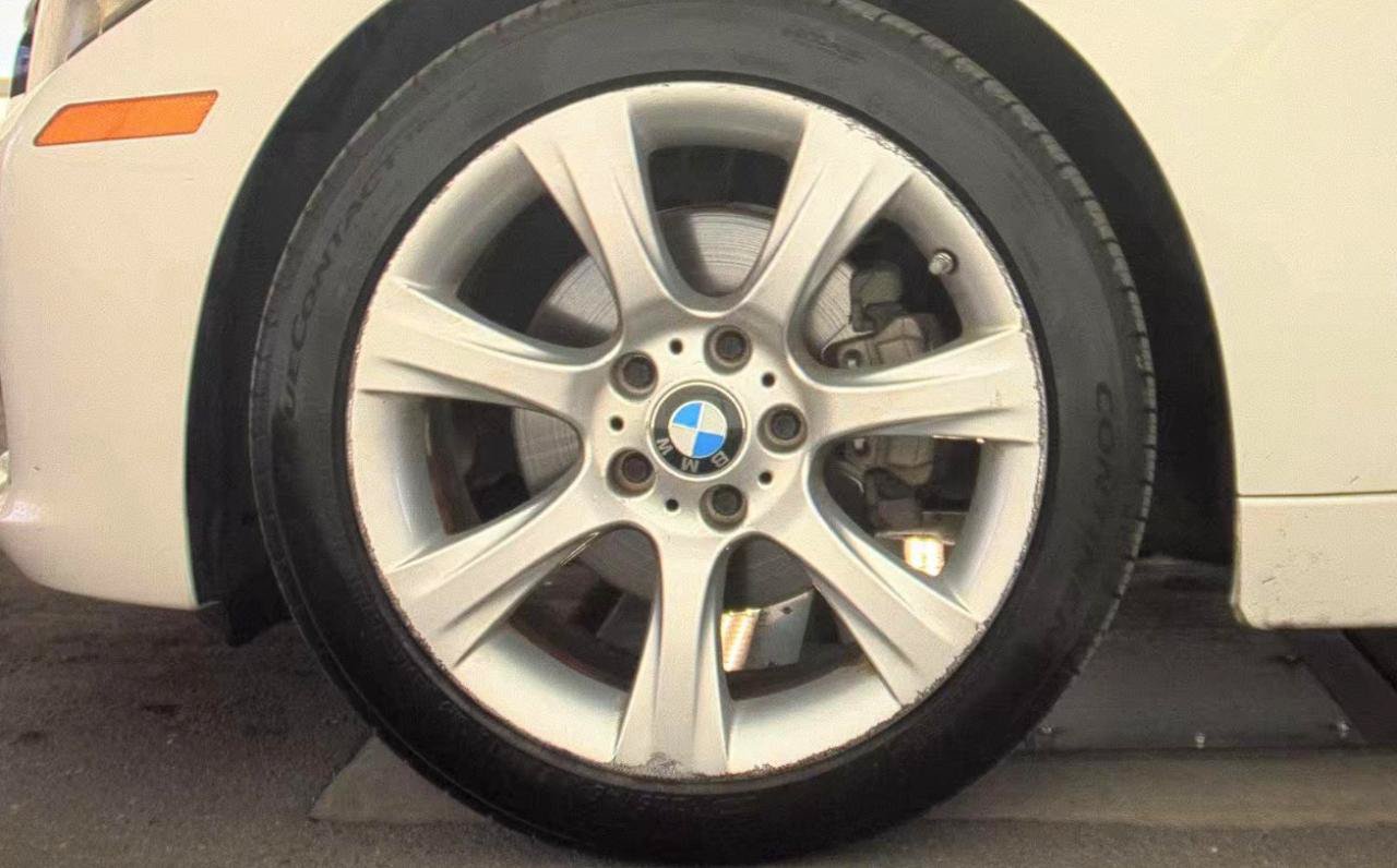 Used 2015 BMW 320i Sedan RWD image 9