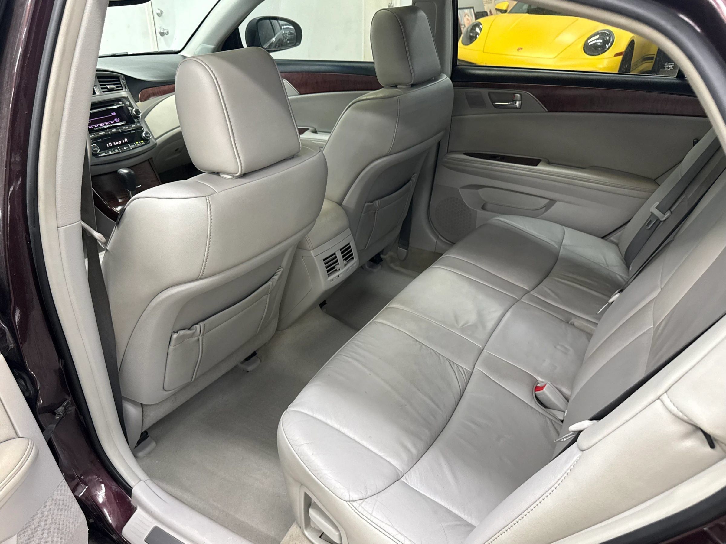 Used 2012 Toyota Avalon FWD image 19