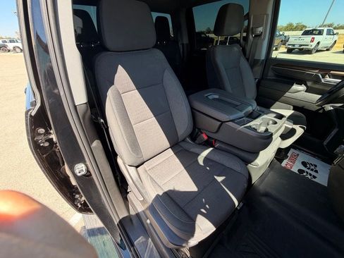 Used 2024 Chevrolet Silverado 2500 LT AWD/4WD image 11