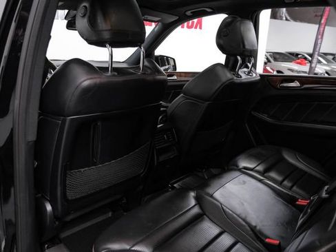 Used 2015 Mercedes-Benz ML 63 AMG 4MATIC image 31