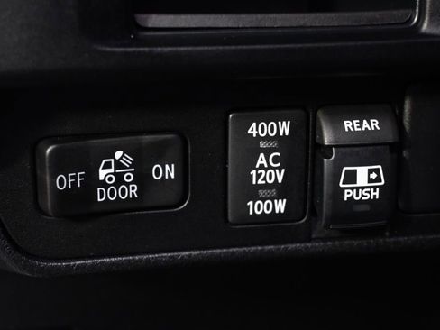Used 2017 Toyota Tacoma TRD Sport w/ Tow Package (A/T) AWD/4WD image 24