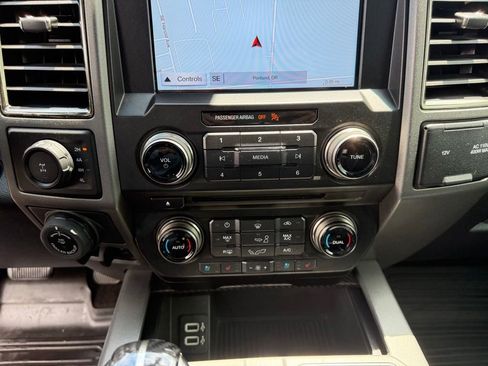 Used 2018 Ford F150 Raptor w/ Equipment Group 802A Luxury AWD/4WD image 24