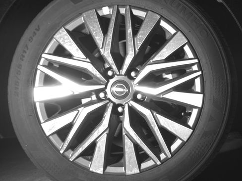 Used 2025 Nissan Altima 2.5 SV FWD image 13