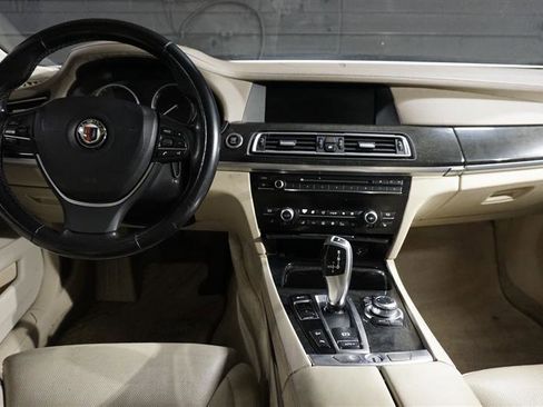 Used 2012 BMW 750Li xDrive image 21