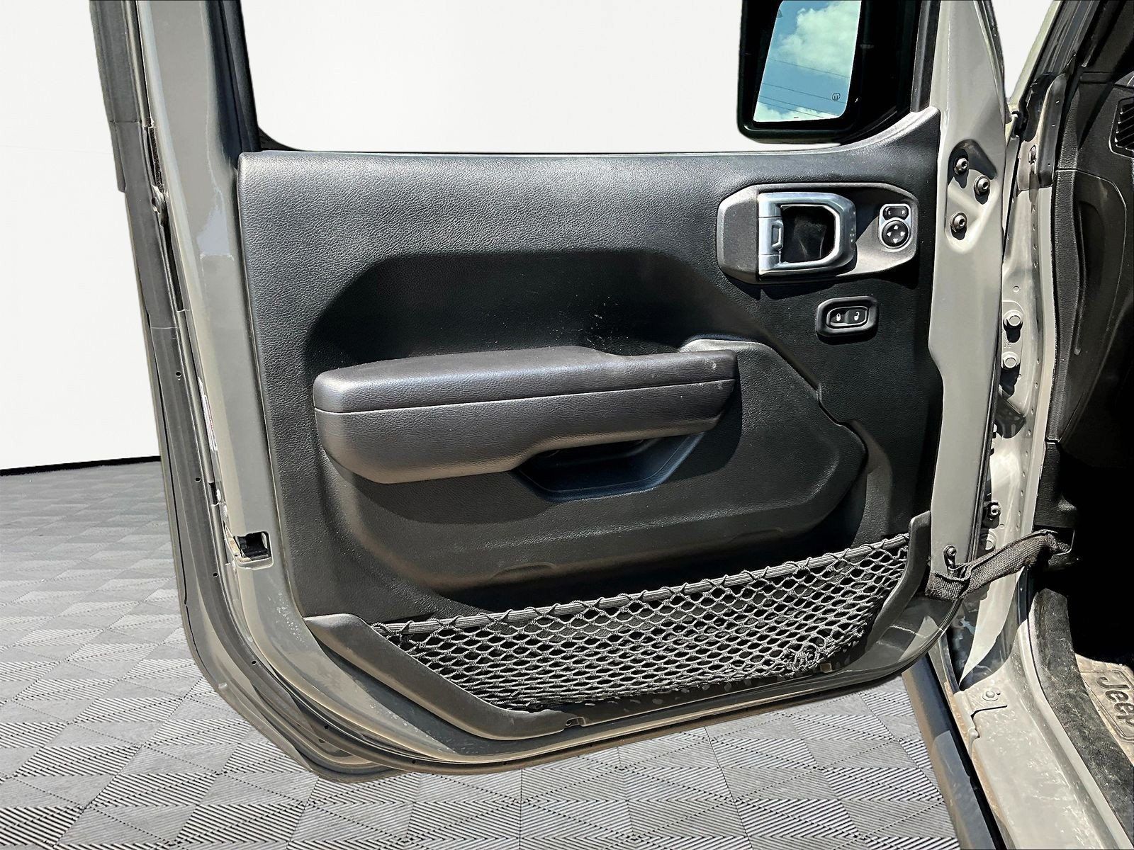 Used 2021 Jeep Gladiator Rubicon AWD/4WD image 21