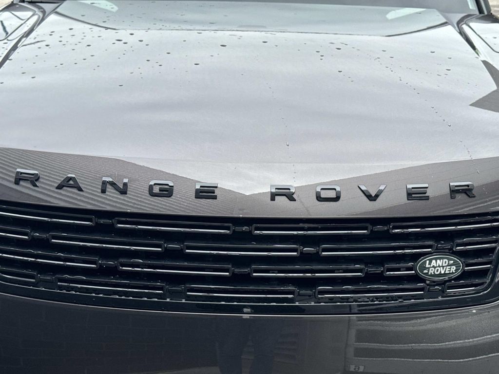New 2026 Land Rover Range Rover Sport Dynamic SE AWD/4WD image 10