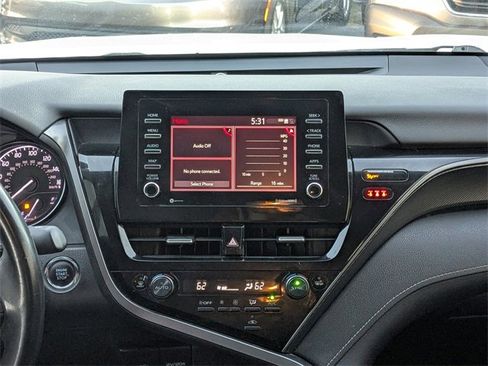 Used 2022 Toyota Camry SE image 15