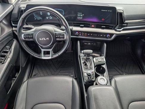 Used 2025 Kia Sportage EX FWD image 6