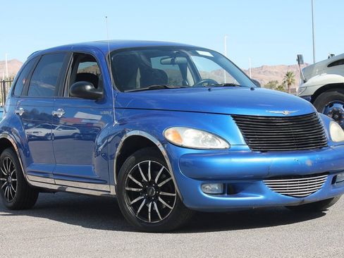 Used 2004 Chrysler PT Cruiser Limited FWD image 2