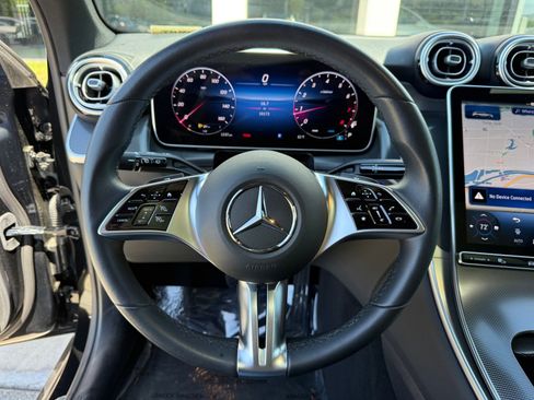 Used 2025 Mercedes-Benz GLC 300 image 31