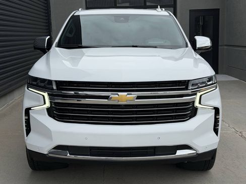 Used 2024 Chevrolet Suburban Premier AWD/4WD image 4