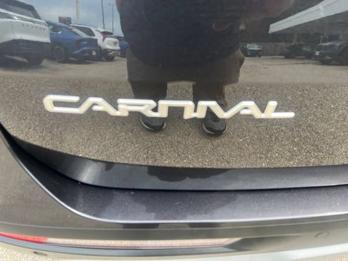 Certified 2024 Kia Carnival LX FWD image 29