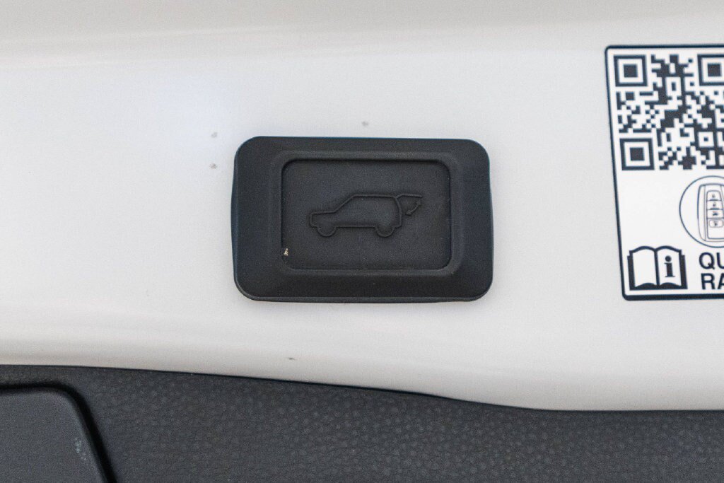 Used 2023 Toyota RAV4 Limited AWD/4WD image 38