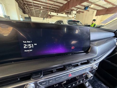 Used 2025 Kia Telluride S AWD/4WD image 21