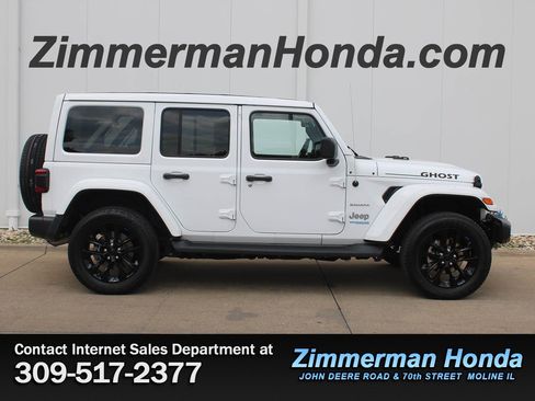Used 2022 Jeep Wrangler Unlimited Sahara w/ Cold Weather Group AWD/4WD image 1