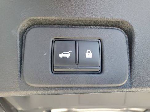 Certified 2025 Nissan Rogue SL w/ SL Premium Package FWD image 11