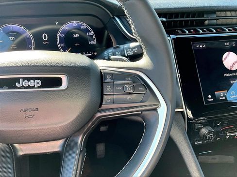 Used 2023 Jeep Grand Cherokee Altitude AWD/4WD image 24