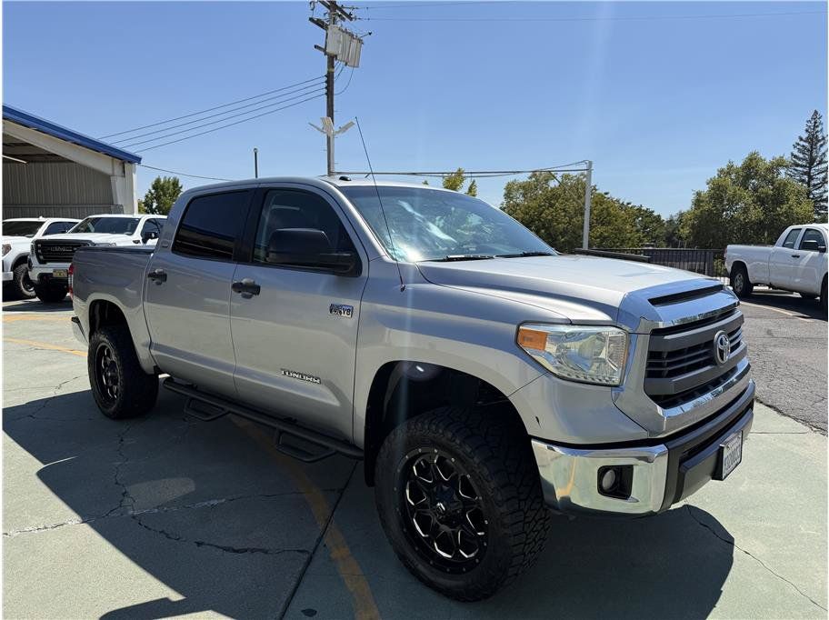 Used 2014 Toyota Tundra SR5 AWD/4WD image 4