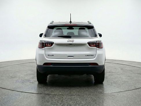 Used 2025 Jeep Compass Trailhawk image 7