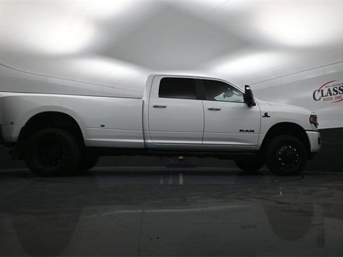 Used 2024 RAM 3500 Laramie w/ Night Edition image 27
