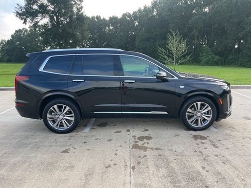 Used 2025 Cadillac XT6 Premium Luxury image 10