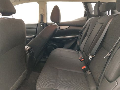 Used 2020 Nissan Rogue Sport S image 18