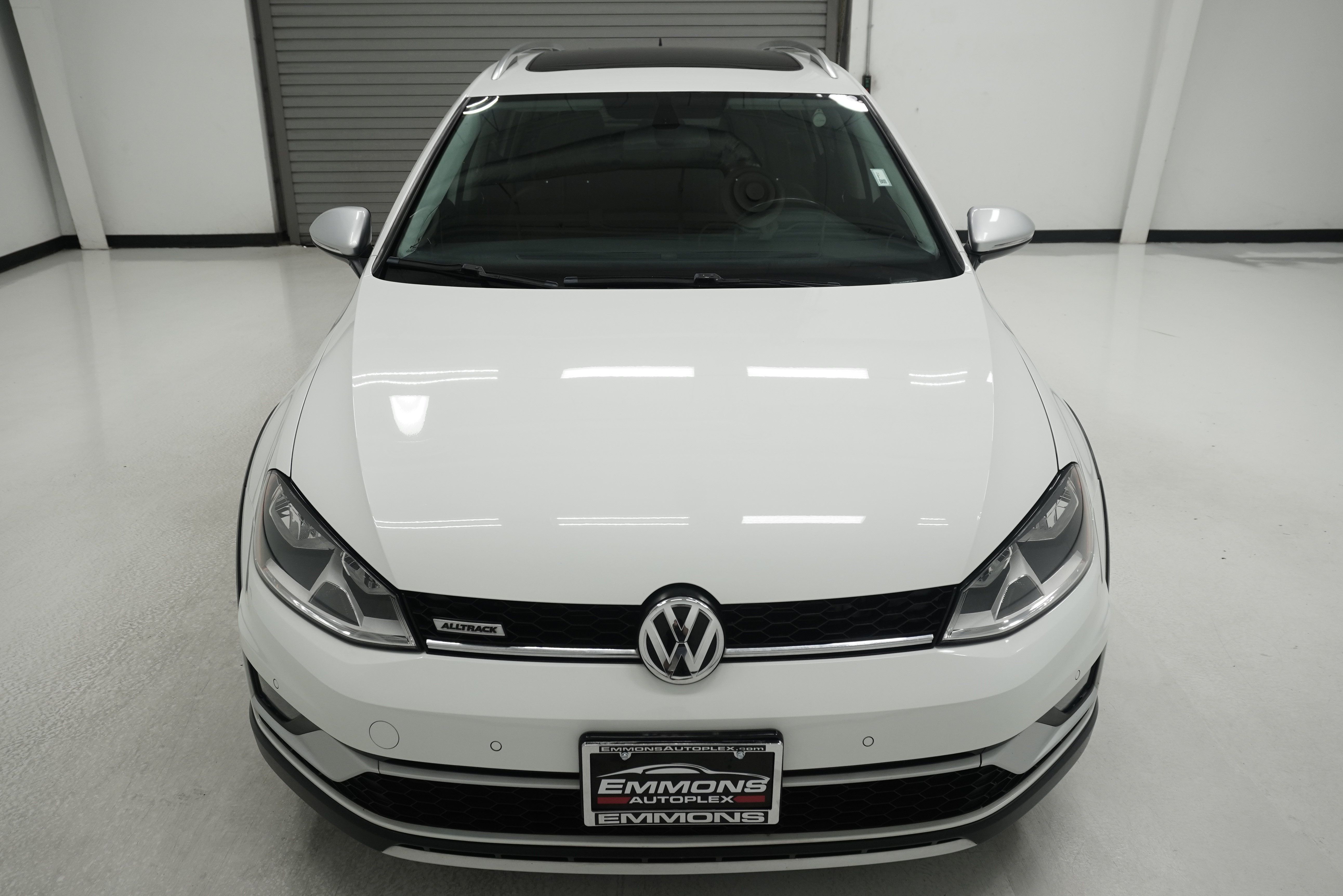 Used 2017 Volkswagen Golf Alltrack SEL AWD/4WD image 2