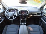 Used 2022 GMC Terrain SLE w/ Driver Convenience Package image 4