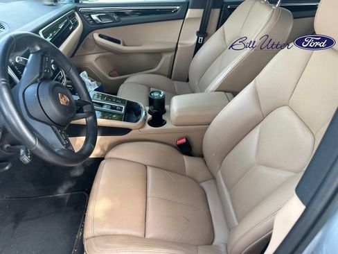 Used 2024 Porsche Macan AWD/4WD image 6
