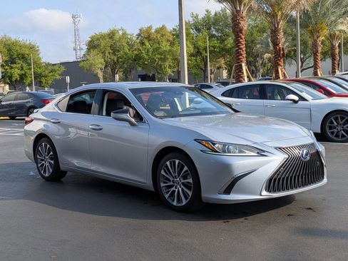 Used 2021 Lexus ES 300h w/ Premium Package FWD image 7