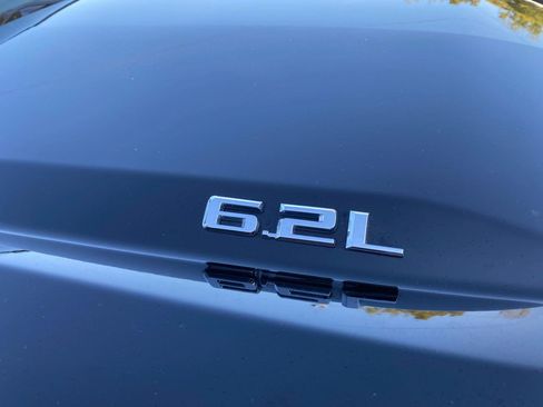 Used 2020 Chevrolet Silverado 1500 High Country w/ Technology Package AWD/4WD image 3