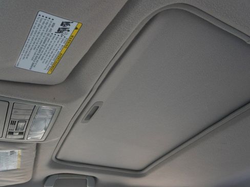 Used 2007 Toyota Camry XLE FWD image 21