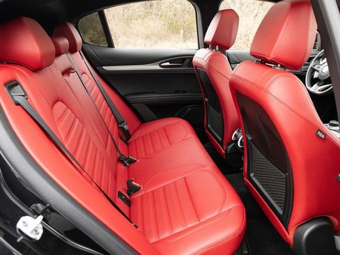 Used 2024 Alfa Romeo Stelvio Veloce image 60