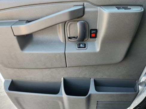 New 2025 Chevrolet Express 4500 w/ Power Convenience Package image 24