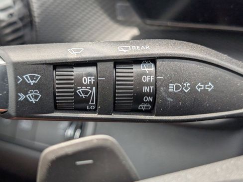 New 2026 Chevrolet Equinox LT w/ Convenience Package II FWD image 25
