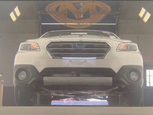 Used 2017 Subaru Outback 3.6R Touring image 8