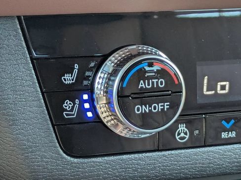 New 2026 Mitsubishi Outlander SEL FWD image 24