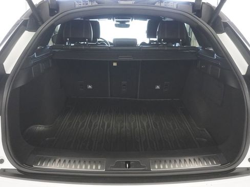 Used 2020 Land Rover Range Rover Velar S image 31