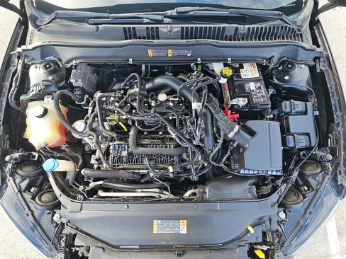 Used 2019 Ford Fusion SE w/ Equipment Group 151A FWD image 8