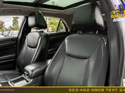 Used 2016 Chrysler 300 C RWD image 12