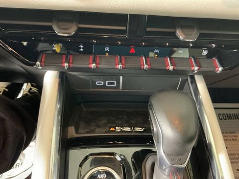 Used 2025 GMC Canyon AT4 w/ AT4X Package AWD/4WD image 20