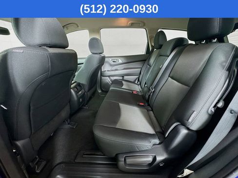Used 2018 Nissan Pathfinder SV image 28